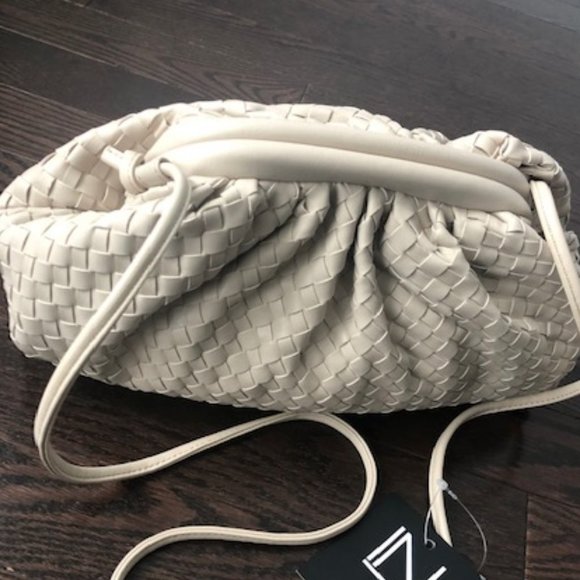BONE WHITE BASKET WEAVE HANDBAG - Picture 2 of 5